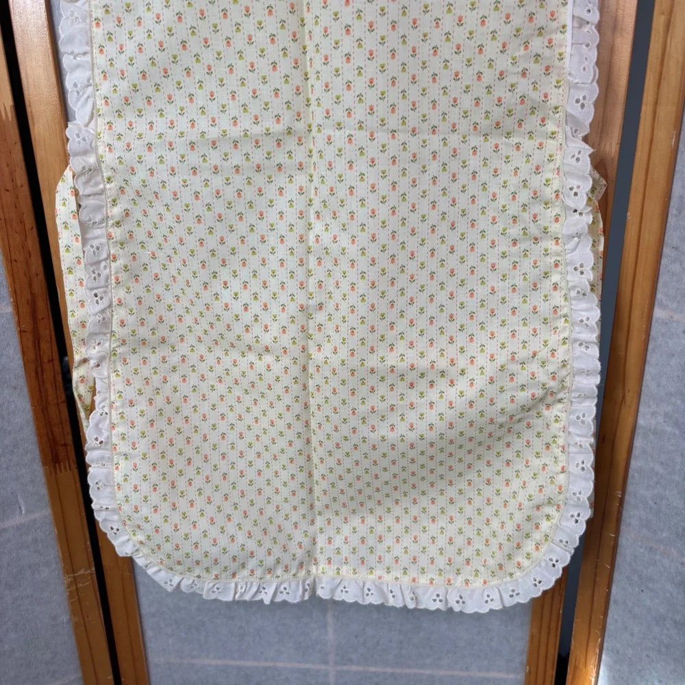 Vintage Floral Pinafore Smock Apron‎ Yellow Tulip Eyelet Lace Trim Pockets